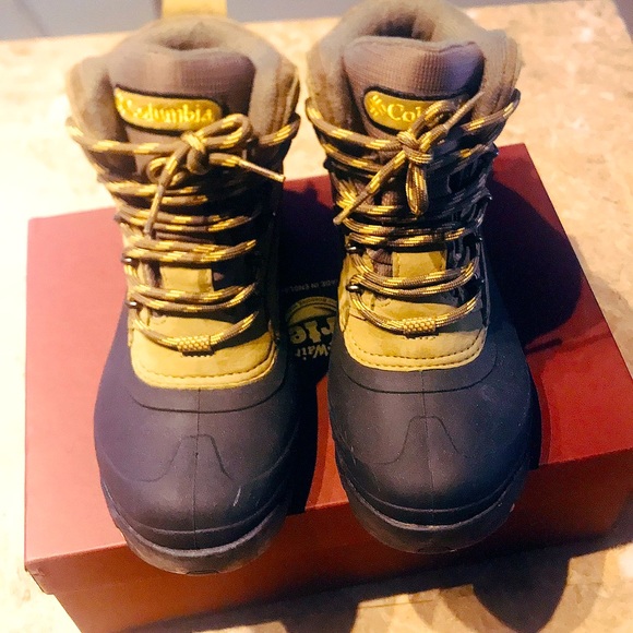 Columbia boots size 6.5 - Picture 10 of 12
